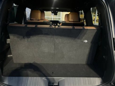 Used 2025 Lexus GX 550 w/ Accessory Package (2T) AWD/4WD image 8