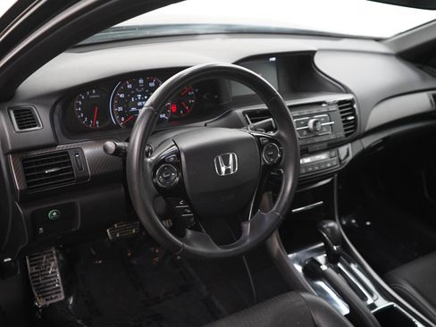 Used 2016 Honda Accord Sport image 19