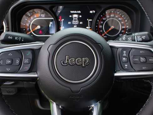 New 2026 Jeep Wrangler Unlimited Sahara w/ Technology Group image 20