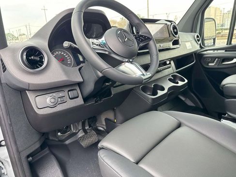 New 2026 Mercedes-Benz Sprinter 2500 image 9
