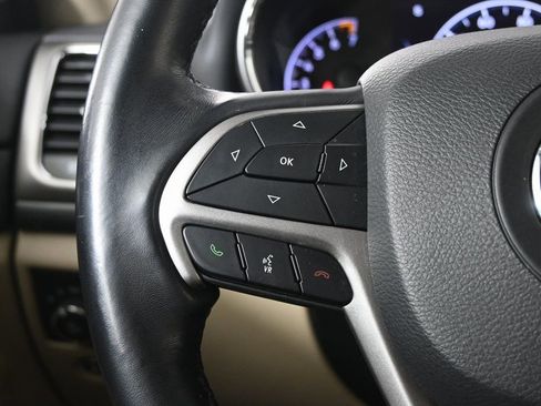 Used 2021 Jeep Grand Cherokee Laredo AWD/4WD image 33