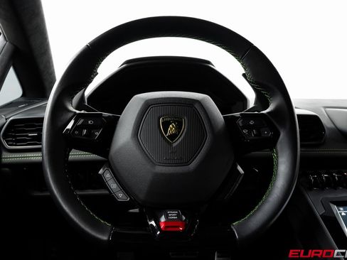 Used 2023 Lamborghini Huracan EVO image 26