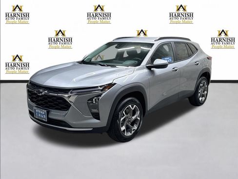 New 2026 Chevrolet Trax LT w/ Driver Confidence Package FWD image 1