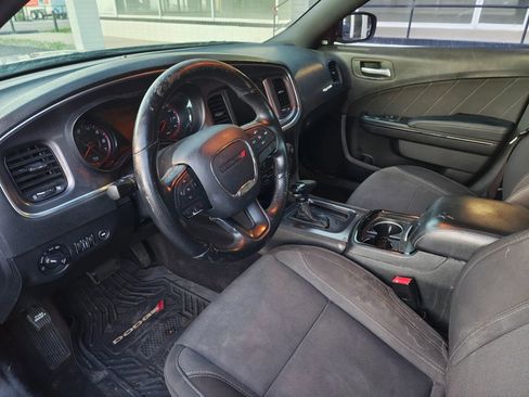 Used 2016 Dodge Charger SXT RWD image 11