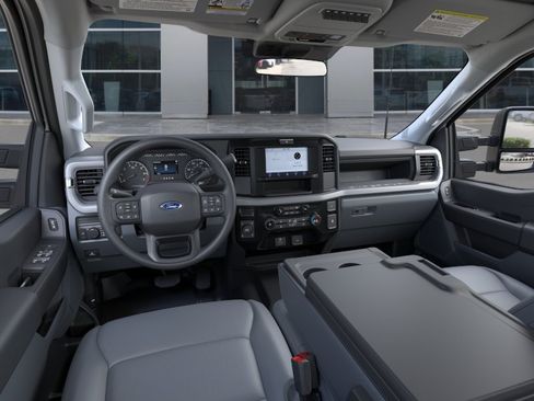 New 2026 Ford F250 XL w/ FX4 Off-Road Package AWD/4WD image 11