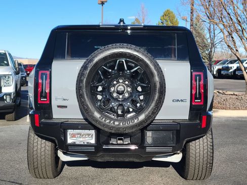 New 2026 GMC Hummer EV SUV w/ LPO, Dark Essentials Package AWD/4WD image 10