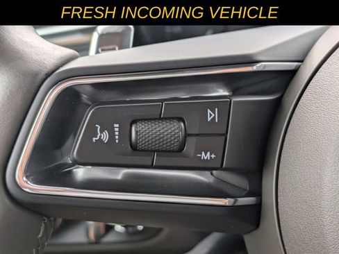 Used 2024 Porsche Macan image 19