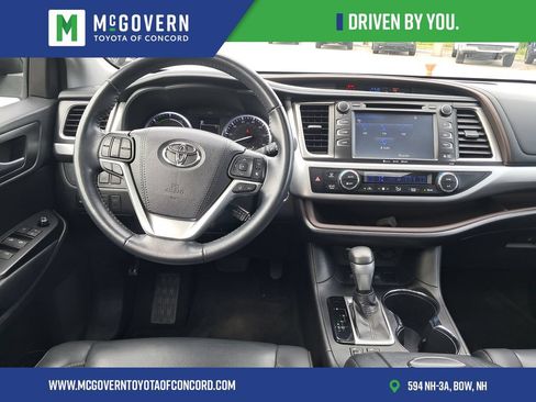 Used 2019 Toyota Highlander XLE w/ Carpet Mat Package (TMS) AWD/4WD image 20