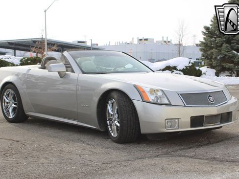 Used 2005 Cadillac XLR image 12