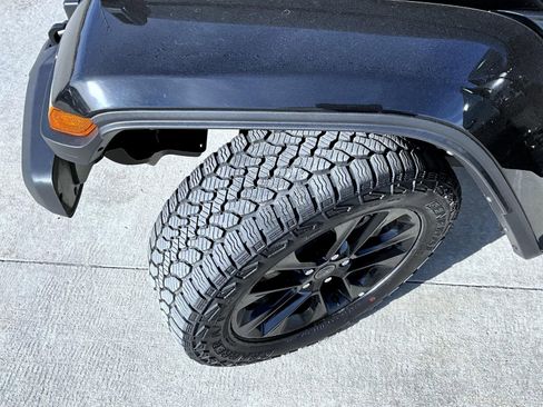 Used 2024 Jeep Gladiator Sport image 23