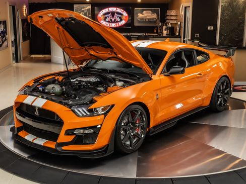 Used 2020 Ford Mustang Shelby GT500 w/ Carbon Fiber Track Pack RWD image 6