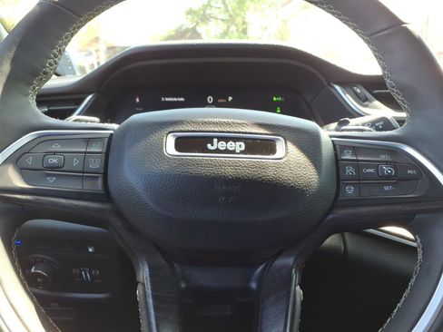 Used 2024 Jeep Grand Cherokee Limited 4xe AWD/4WD image 15
