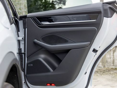 New 2025 Porsche Macan Electric RWD image 47