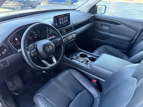 Used 2024 Honda Pilot Touring image 8