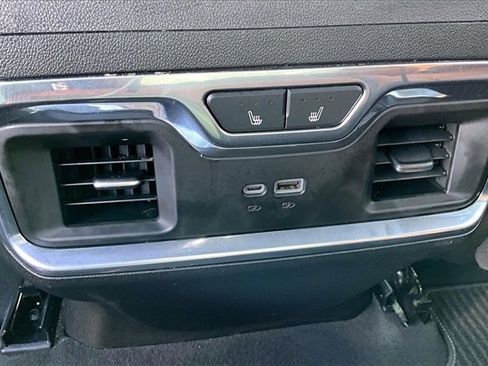 Used 2025 GMC Sierra 2500 Denali Ultimate image 17