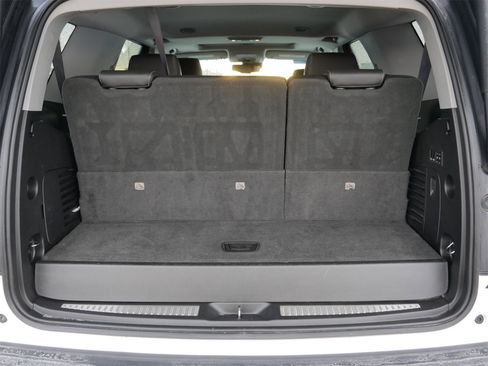 Used 2019 GMC Yukon SLT image 11