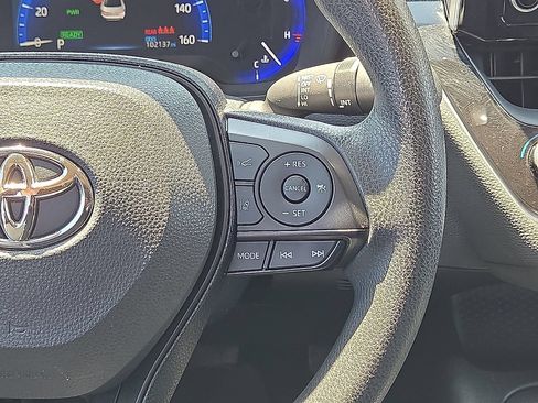 Used 2020 Toyota Corolla LE FWD image 20