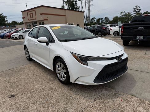 Used 2021 Toyota Corolla LE w/ Carpet Mat Package (TMS) FWD image 3
