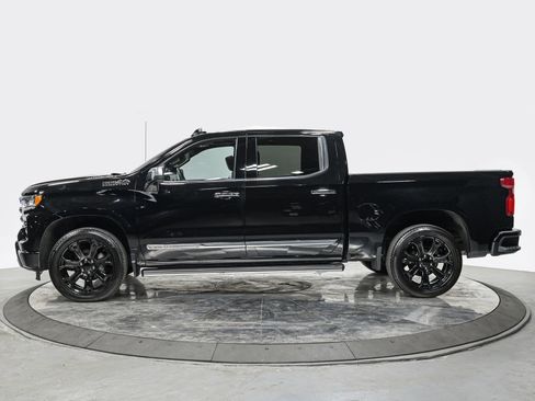 Used 2025 Chevrolet Silverado 1500 High Country AWD/4WD image 2