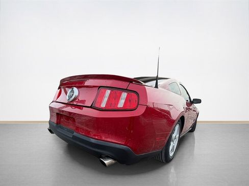 Used 2010 Ford Mustang GT image 4
