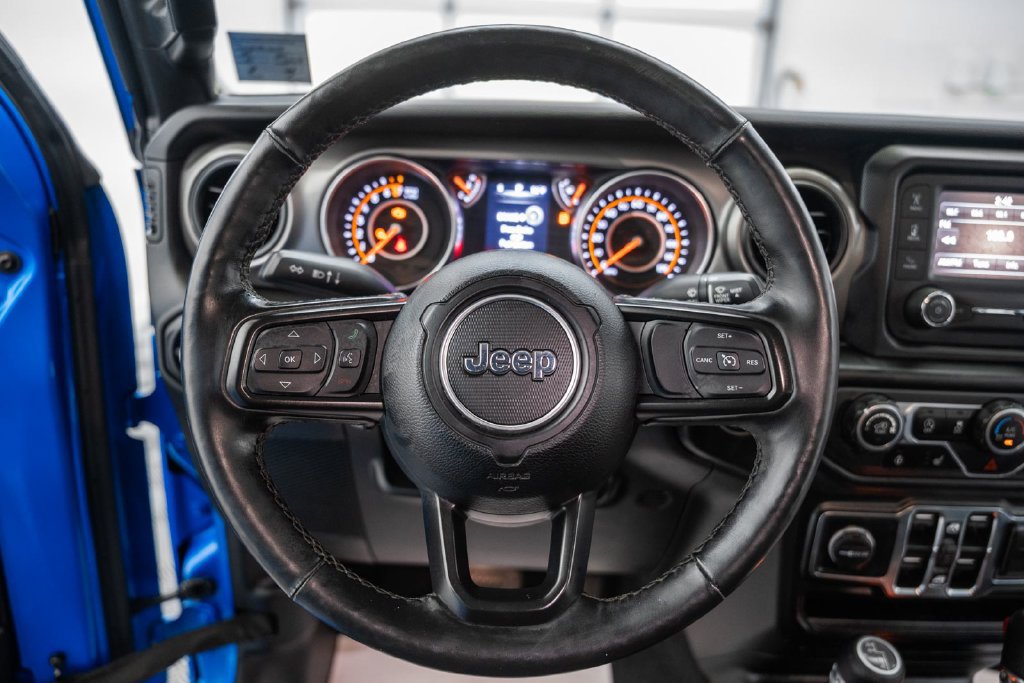 Used 2021 Jeep Gladiator Sport AWD/4WD image 29