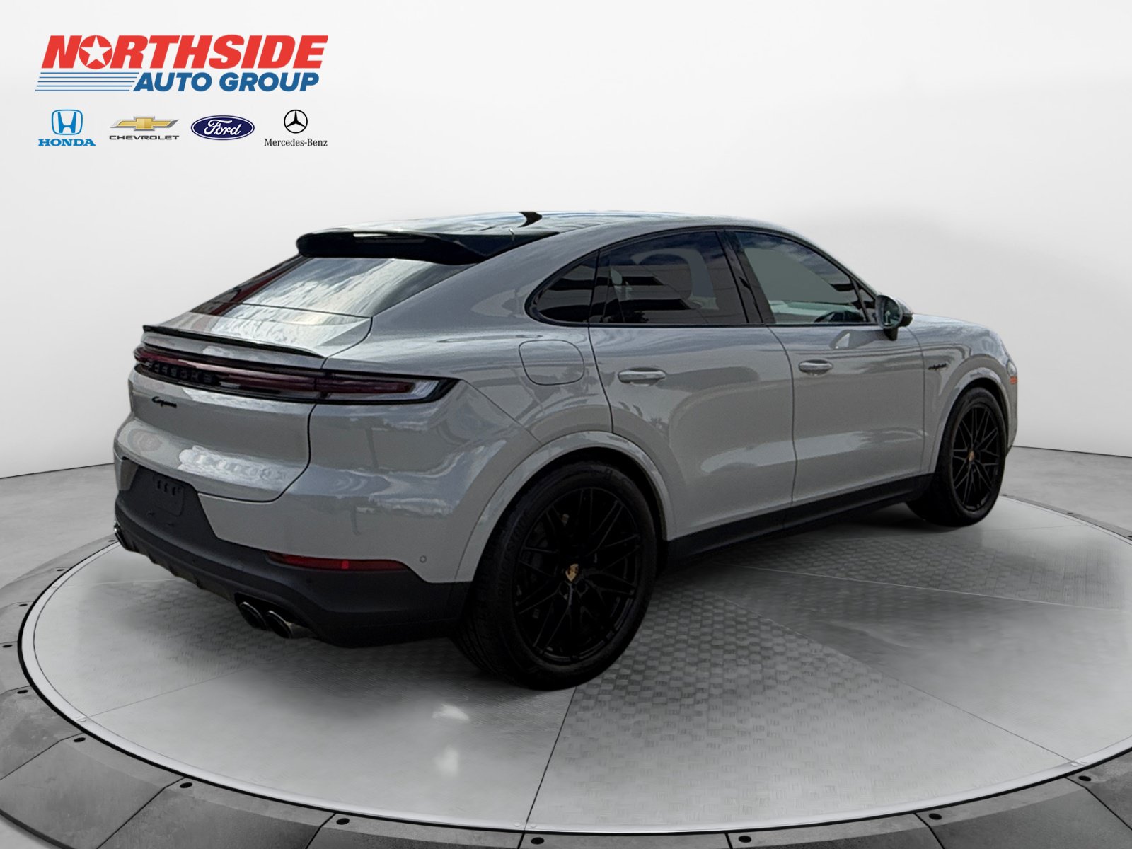 Used 2024 Porsche Cayenne Coupe AWD/4WD image 7