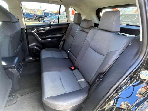 Used 2025 Toyota RAV4 XLE image 24