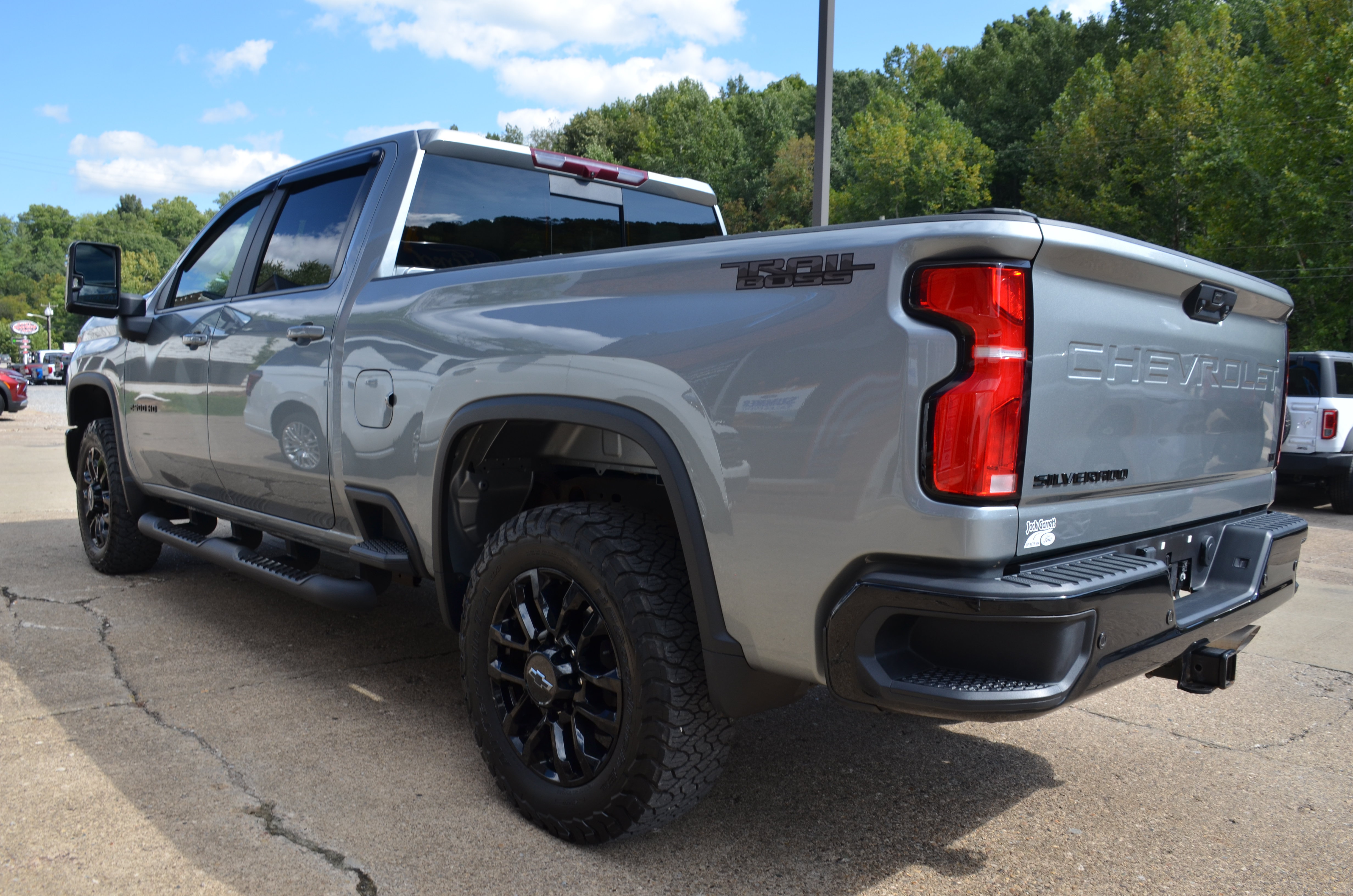 Used 2025 Chevrolet Silverado 2500 LT w/ Trail Boss Package AWD/4WD image 2