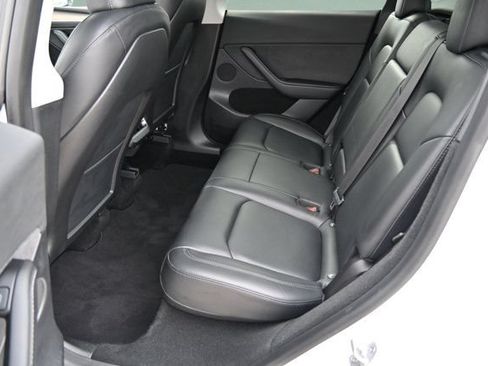 Used 2023 Tesla Model Y Long Range AWD/4WD image 23