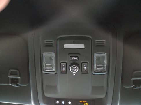 Used 2022 Chevrolet Tahoe RST w/ Luxury Package RWD image 14