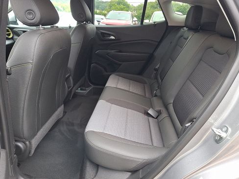 Used 2024 Chevrolet Trax LT w/ Driver Confidence Package FWD image 11
