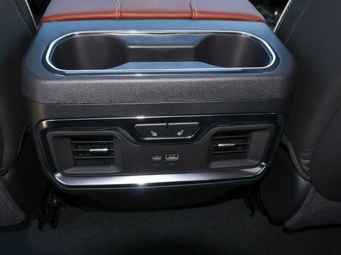 New 2026 GMC Sierra 3500 Denali Ultimate AWD/4WD image 13