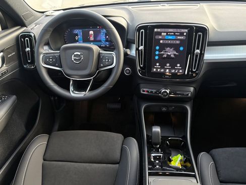 New 2026 Volvo XC40 B5 Ultra w/ Protection Package Premier AWD/4WD image 10