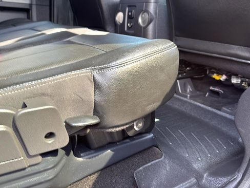 Used 2013 Ford F250 Lariat w/ Lariat Interior Pkg image 27