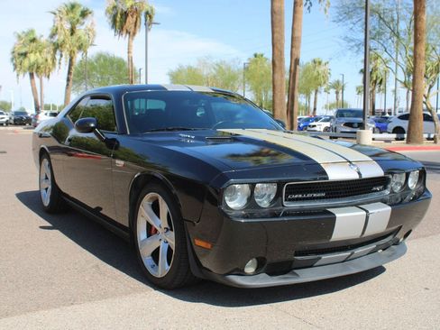 Used 2009 Dodge Challenger SRT8 RWD image 8