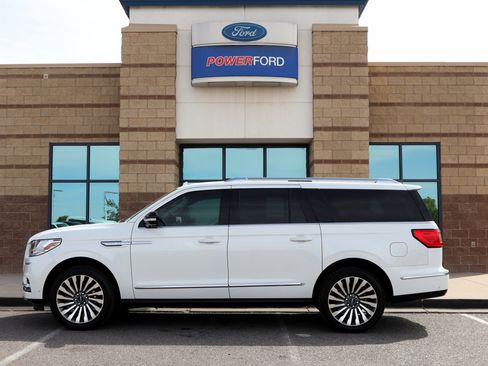 Used 2020 Lincoln Navigator L Reserve w/ Luxury Package AWD/4WD image 9
