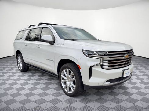Used 2022 Chevrolet Suburban High Country w/ Premium Package 2 RWD image 7