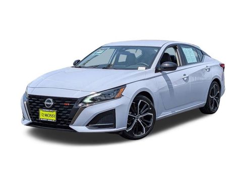Used 2024 Nissan Altima 2.5 SR FWD image 1