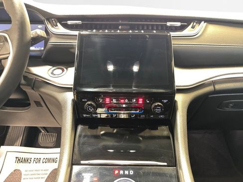 Used 2023 Jeep Grand Cherokee L Limited w/ Luxury Tech Group II image 22