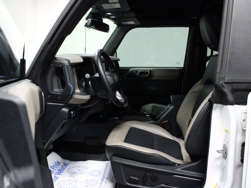 Used 2024 Ford Bronco Wildtrak image 12