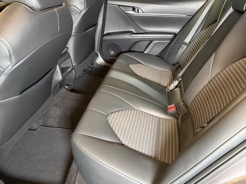 Used 2020 Toyota Camry SE w/ Convenience Package image 20