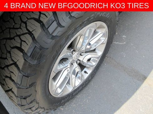 Used 2019 RAM 1500 Limited w/ Advanced Safety Group AWD/4WD image 3