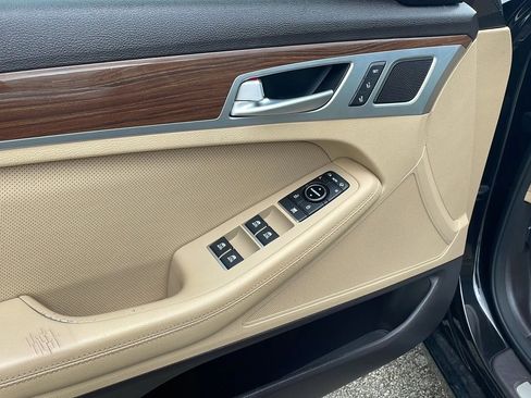 Used 2018 Genesis G80 3.8 RWD image 10