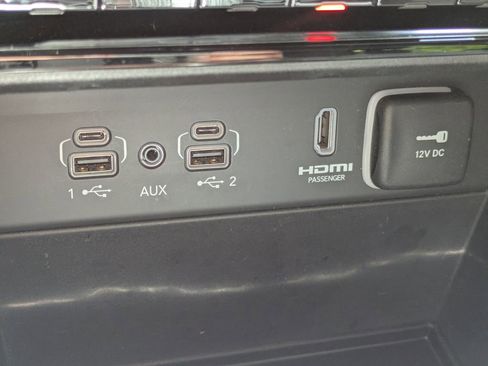 Used 2023 Jeep Grand Cherokee Overland AWD/4WD image 24
