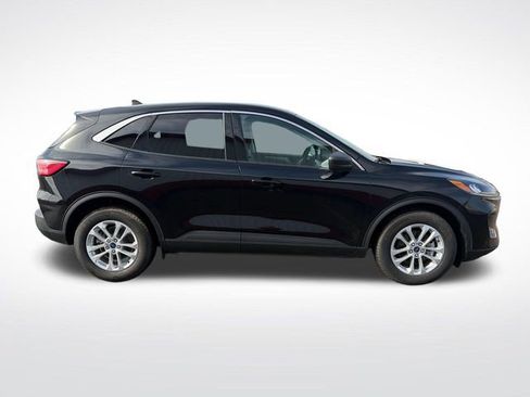 Used 2022 Ford Escape SE w/ Cold Weather Package FWD image 9