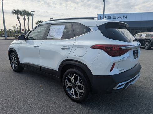 Used 2021 Kia Seltos EX image 6