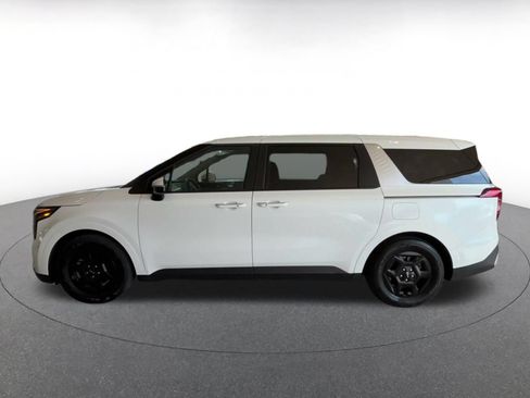 Used 2026 Kia Carnival FWD image 9