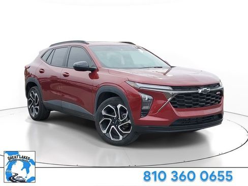 Used 2024 Chevrolet Trax RS w/ Sunroof Package FWD image 1