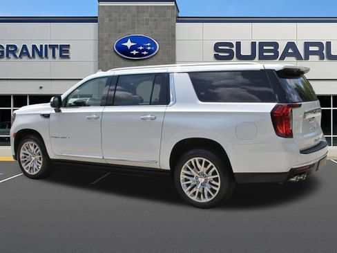Used 2023 GMC Yukon XL Denali AWD/4WD image 8