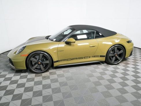 New 2026 Porsche 911 GTS image 2